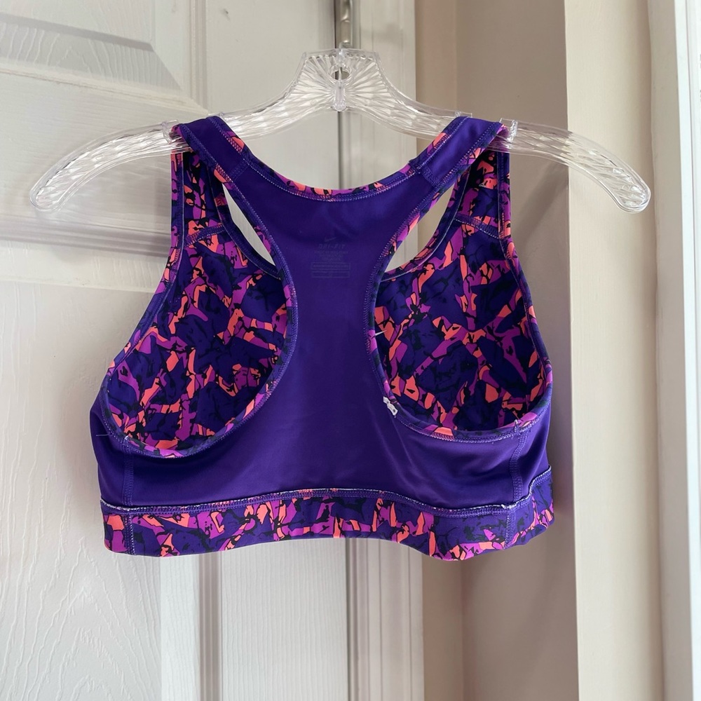 Nike, DriFit Sports Bra, Size Large (L) - Picture 7 of 7